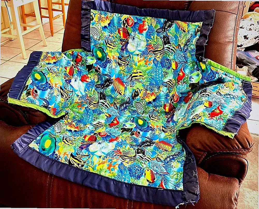 New Listing VTG Handmade Tropical Fish Chair Recliner Cover Turtle Scuba Wall Hangiing READ
